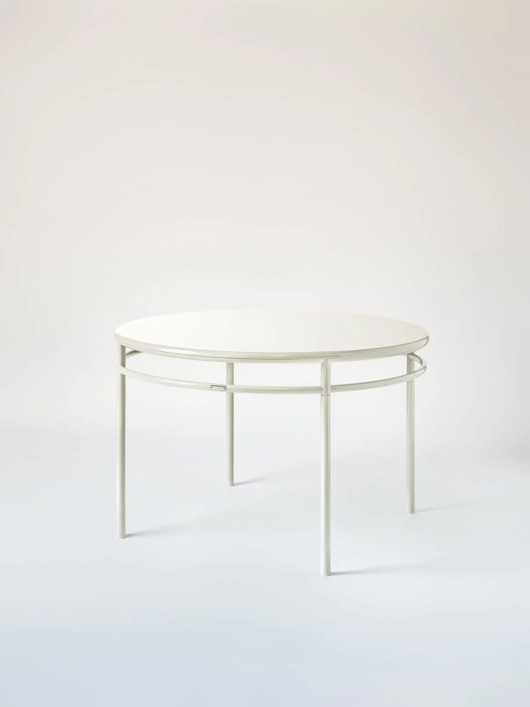 T37 - Table café