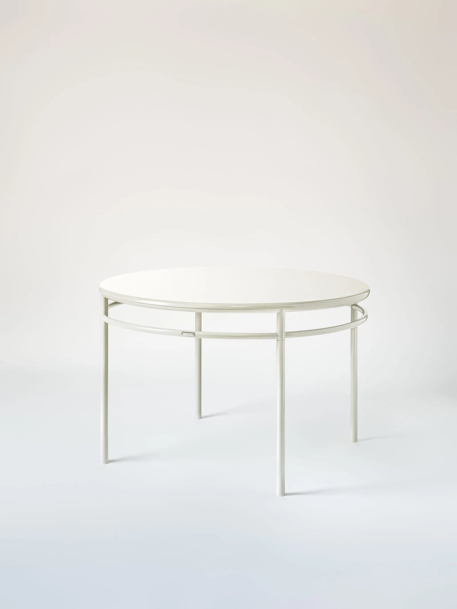 T37 - Table café